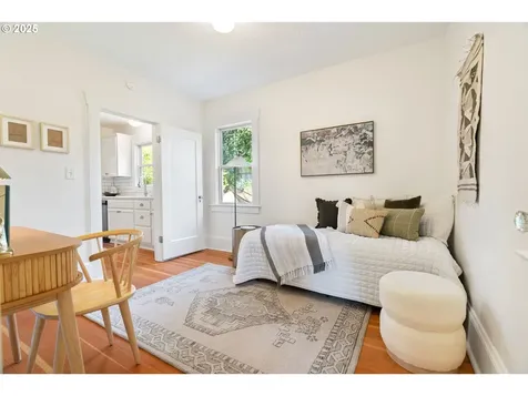 4739 NE Flanders Street Portland OR 97213