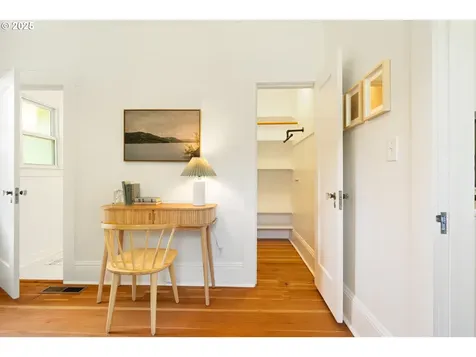 4739 NE Flanders Street Portland OR 97213