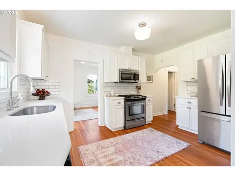 4739 NE Flanders Street Portland OR 97213