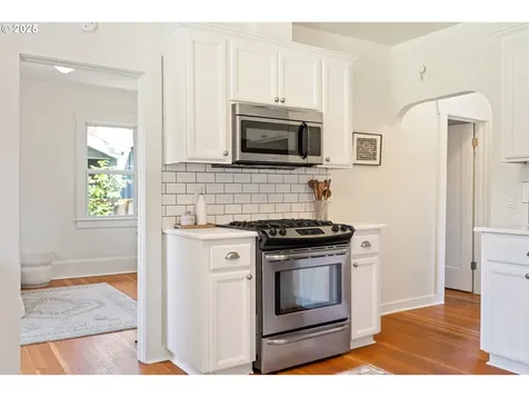 4739 NE Flanders Street Portland OR 97213