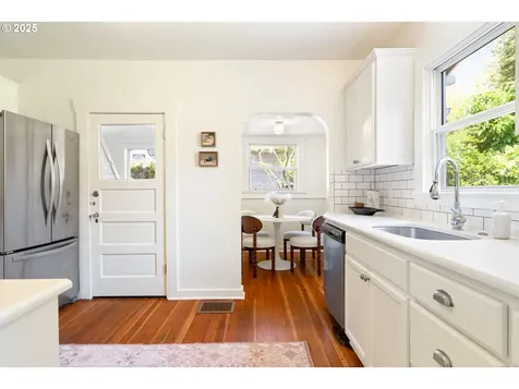 4739 NE Flanders Street Portland OR 97213