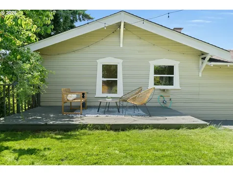 4739 NE Flanders Street Portland OR 97213