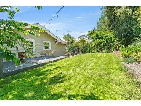 4739 NE Flanders Street Portland OR 97213