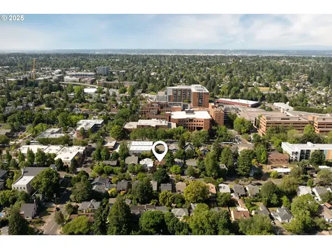 4739 NE Flanders Street Portland OR 97213