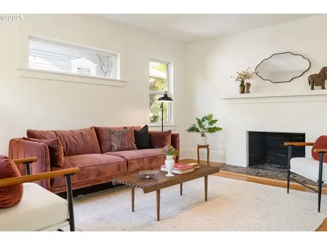 4739 NE Flanders Street Portland OR 97213
