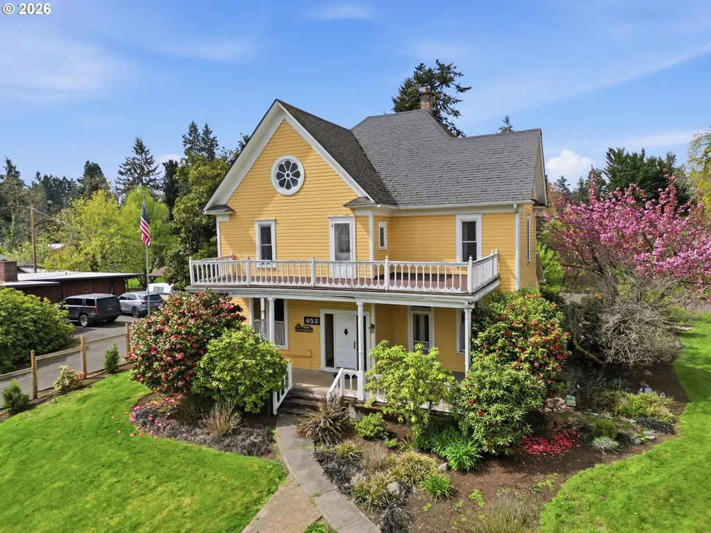 653 S River Road Cottage Grove OR 97424