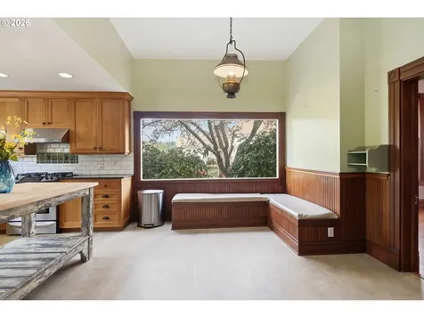 653 S River Road Cottage Grove OR 97424