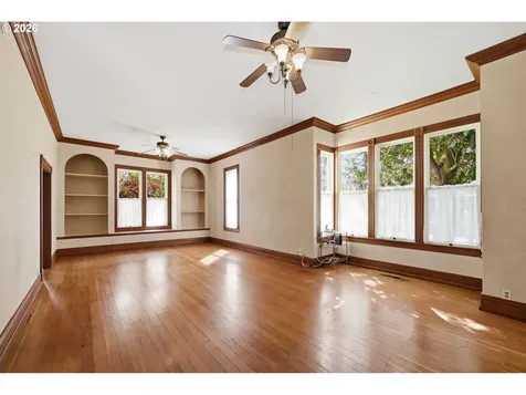 653 S River Road Cottage Grove OR 97424