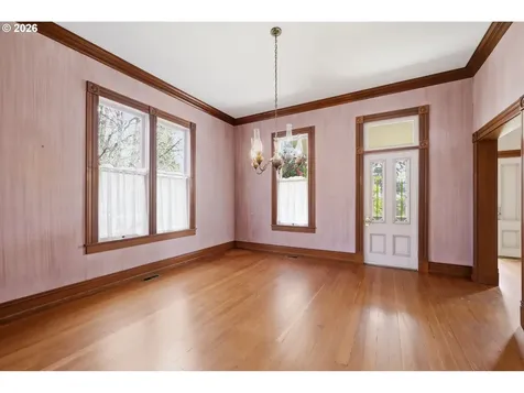 653 S River Road Cottage Grove OR 97424