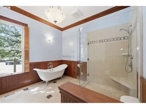 653 S River Road Cottage Grove OR 97424