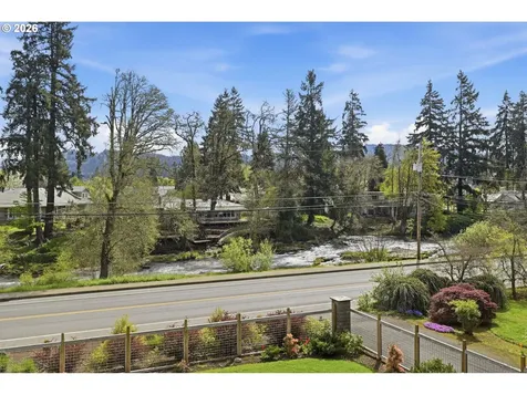 653 S River Road Cottage Grove OR 97424