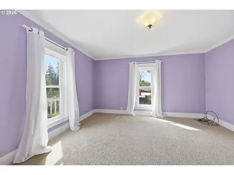 653 S River Road Cottage Grove OR 97424