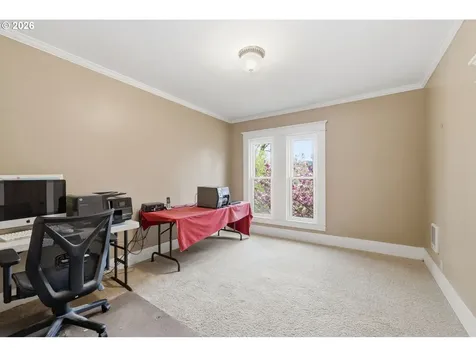 653 S River Road Cottage Grove OR 97424