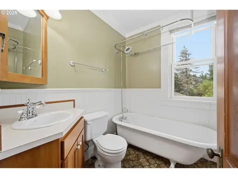 653 S River Road Cottage Grove OR 97424