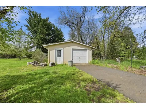 653 S River Road Cottage Grove OR 97424
