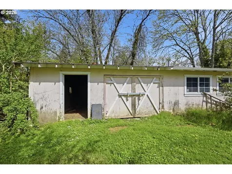 653 S River Road Cottage Grove OR 97424