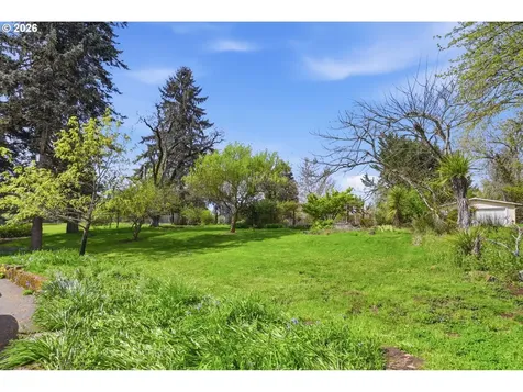 653 S River Road Cottage Grove OR 97424