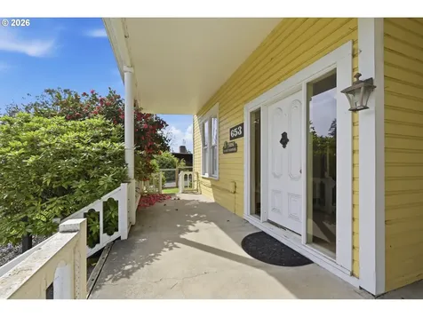 653 S River Road Cottage Grove OR 97424