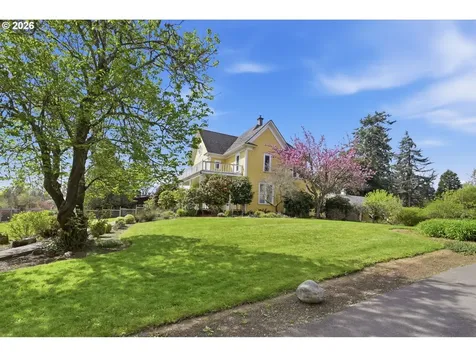 653 S River Road Cottage Grove OR 97424