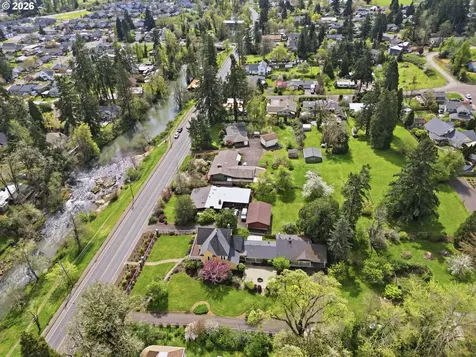653 S River Road Cottage Grove OR 97424