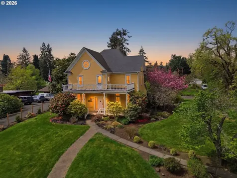 653 S River Road Cottage Grove OR 97424