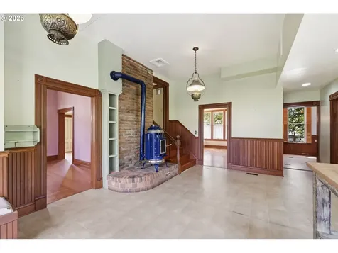 653 S River Road Cottage Grove OR 97424