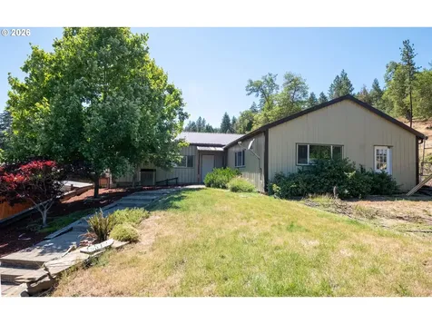1329 Larson Road Roseburg OR 97471