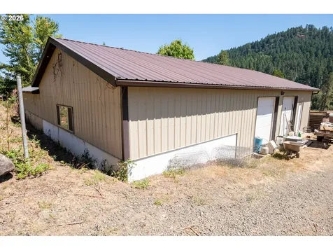 1329 Larson Road Roseburg OR 97471