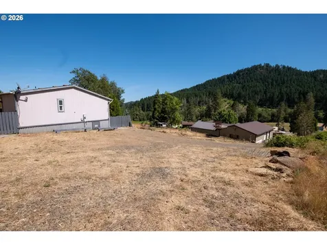 1329 Larson Road Roseburg OR 97471
