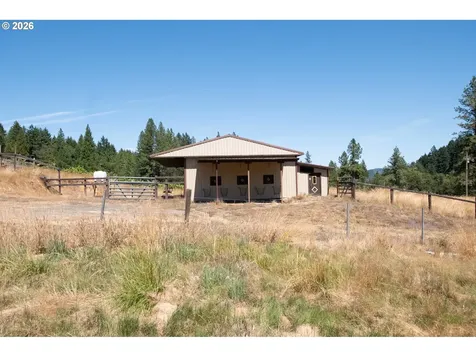 1329 Larson Road Roseburg OR 97471
