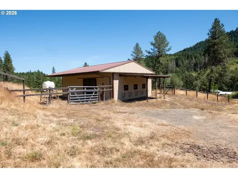 1329 Larson Road Roseburg OR 97471