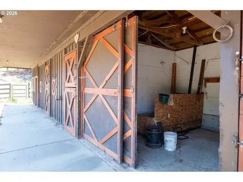 1329 Larson Road Roseburg OR 97471