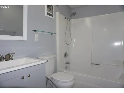 11403 NE Conifer Drive Vancouver WA 98662