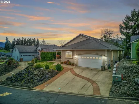 1732 Scardi Boulevard Sutherlin OR 97479