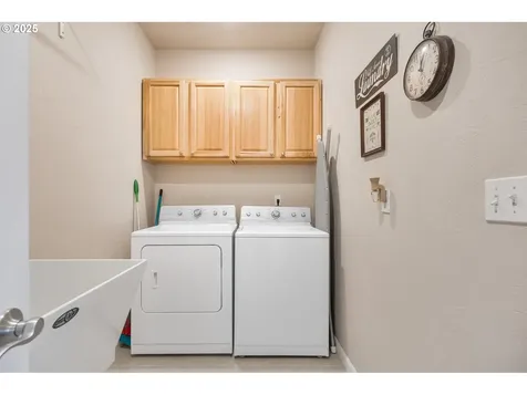 1732 Scardi Boulevard Sutherlin OR 97479
