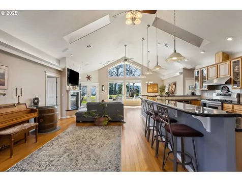 1732 Scardi Boulevard Sutherlin OR 97479