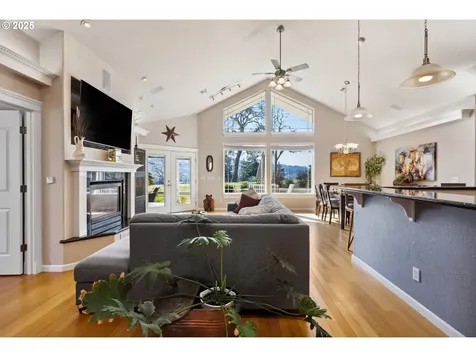 1732 Scardi Boulevard Sutherlin OR 97479