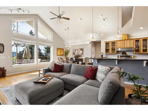 1732 Scardi Boulevard Sutherlin OR 97479