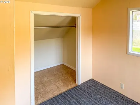 833 NE Jackson Street Roseburg OR 97470