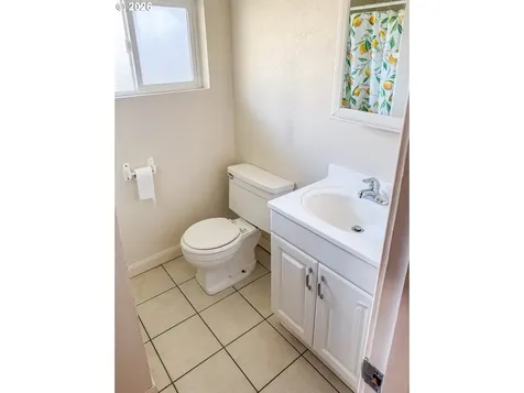 833 NE Jackson Street Roseburg OR 97470