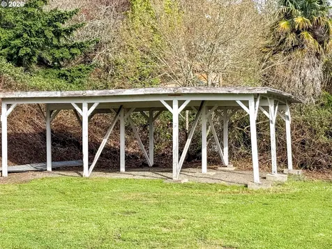 833 NE Jackson Street Roseburg OR 97470