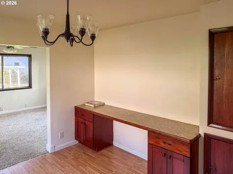 833 NE Jackson Street Roseburg OR 97470