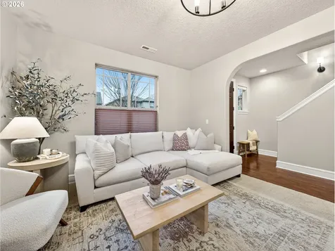 17118 SW Sonnet Way King City OR 97224
