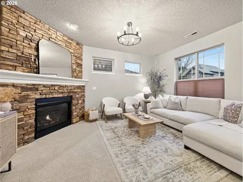 17118 SW Sonnet Way King City OR 97224