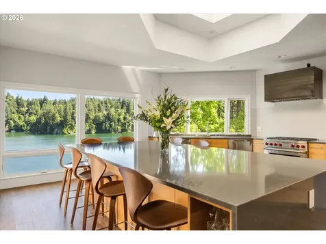 2470 Summit Court Lake Oswego OR 97034