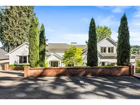 2470 Summit Court Lake Oswego OR 97034