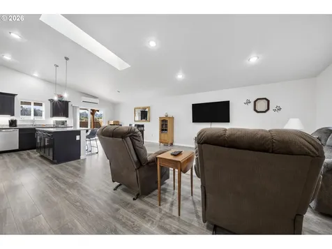 829 Jacobson Way Lakeside OR 97449