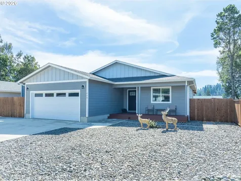 829 Jacobson Way Lakeside OR 97449