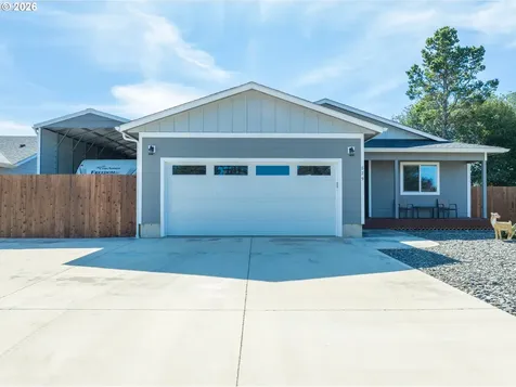 829 Jacobson Way Lakeside OR 97449