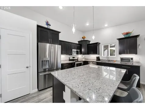 829 Jacobson Way Lakeside OR 97449